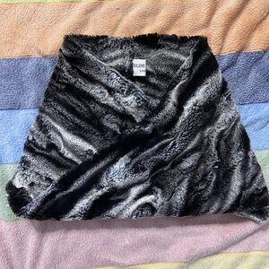 HELENE BERMAN Black Marble Infinity Neck Warmer